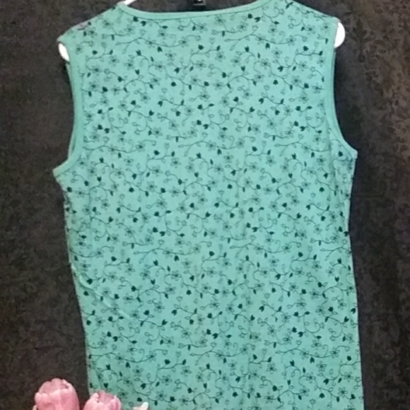 Cute little sleeveless top, worn once, EUC - Picture 3 of 3